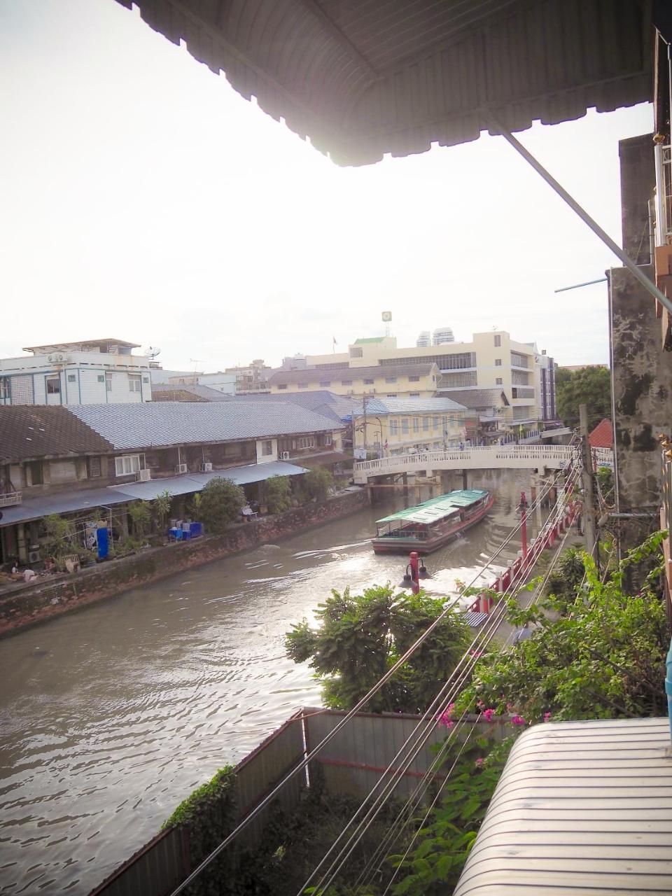 Baan Nampetch Hostel Bangkok Ngoại thất bức ảnh